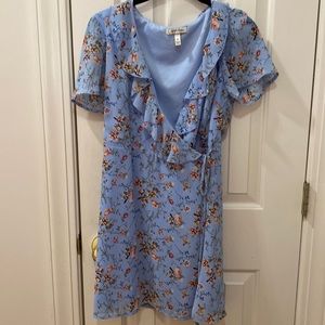 Blue wraparound dress with roses and pink on it size small